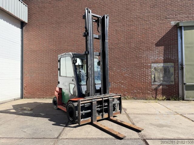 Electric 4-wheel forklift Toyota 8FBMT50