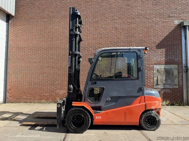Electric 4-wheel forklift Toyota 8FBMT50