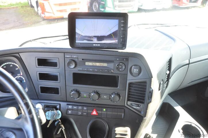 Suitcase Mercedes-Benz Antos 1933 4X2 2019. 300.800km. NL-TRUCK