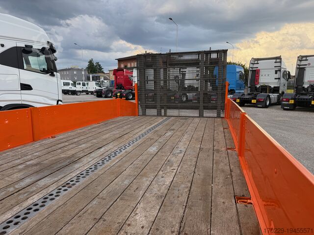 Platform with ramp Iveco eurocargo120-190