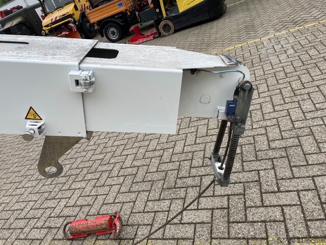 All terrain crane Amak 25