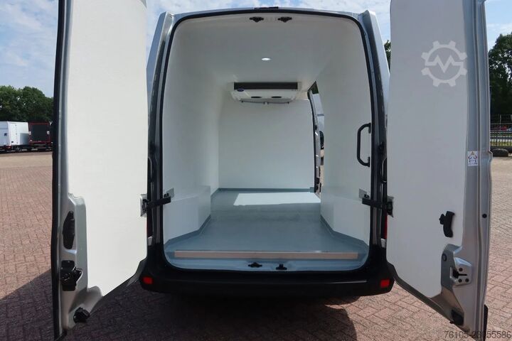 Renault Master Koel/Vries/Verwarmen + 220 volt stekker Carrier Xarios 350 machine BPM vrij Renault Master Koel/Vries/Verwarmen + 220 volt stekker ...