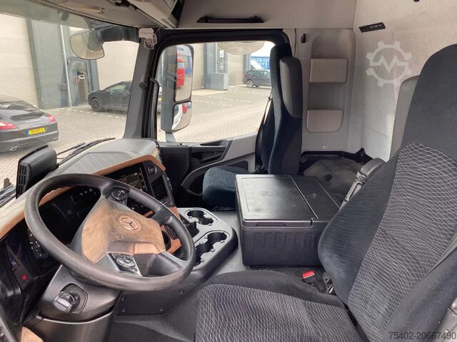 Standard-SZM Mercedes-Benz Antos 1933 / Automatic