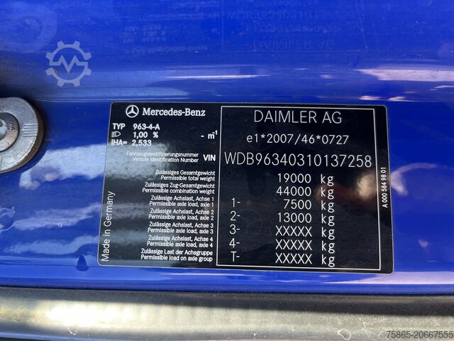 Standard tractor Mercedes-Benz Actros 1842 StreamSpace / 939 dkm / 2 Tanks / N...