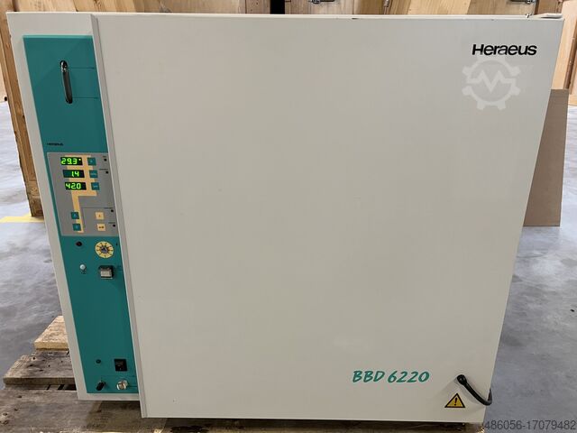 Lot of 5 Incubators | Heraeus & Binder Heraeus BBD 6220, HeraCell 240, Binder CB 150