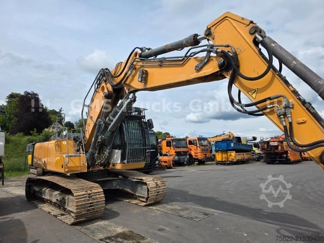 Chain excavator LIEBHERR R 924 SLC / SW 48 Likufix / Verstellausleger