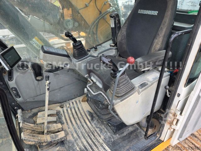 Chain excavator LIEBHERR R 924 SLC / SW 48 Likufix / Verstellausleger