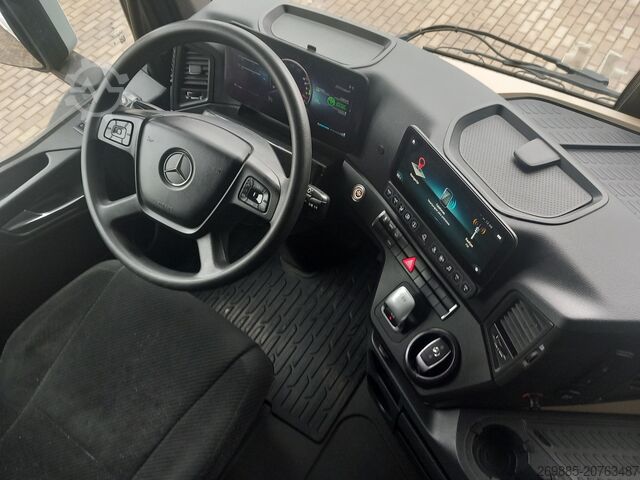 Standard tractor unit Mercedes-Benz Actros 1845 LS Big Space