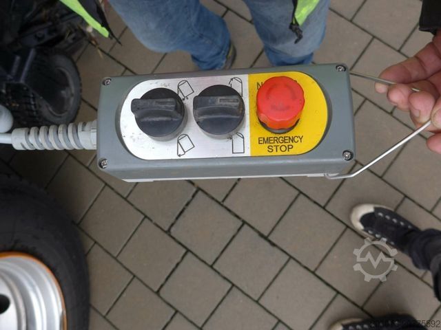 Kehrmaschine MERCEDES-BENZ ATEGO 1523 4x2 FAUN Viajet 6R/H HD 100 Bar