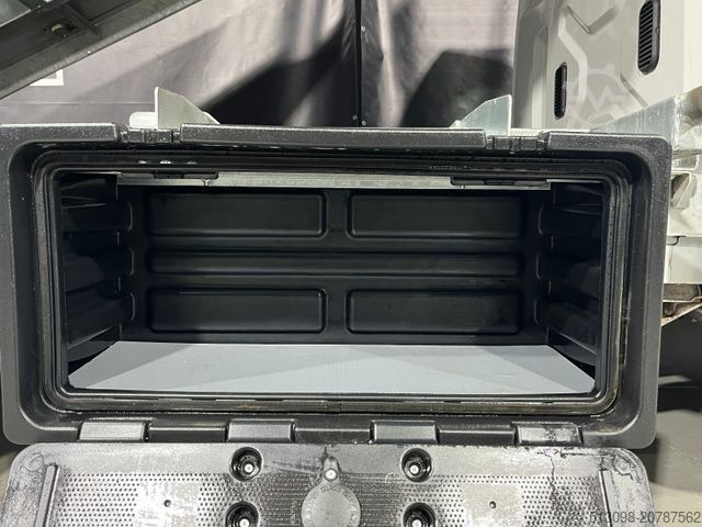 Transporter mit Kipper VOLKSWAGEN T6.1 2.0 TDI 3X SEITENKIPPER DSG SHZ AHK 1.HAND