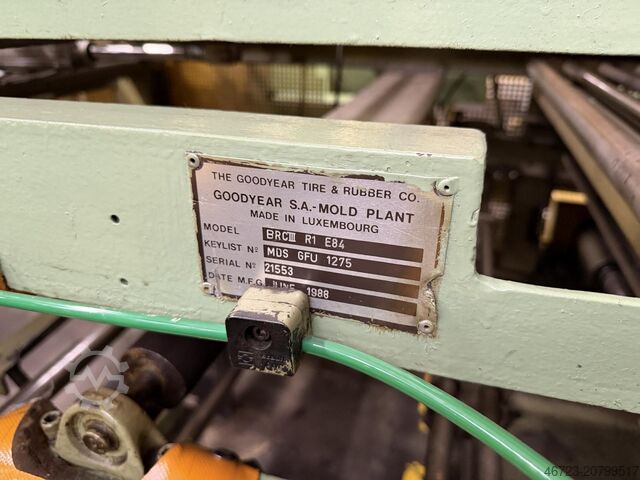 Reifenaufbaumaschine mit (3) Heißmesser GoodYear S.A. Formenbauwerk BRC III R1 E84