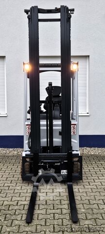 Electric forklift - 6.8 m lift height - highly maneuverable STILL RX 50-15