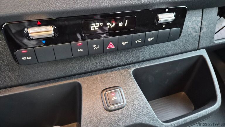 Kleinbus MERCEDES-BENZ Sprinter 315 VIP Mobility 23 Airline Stock