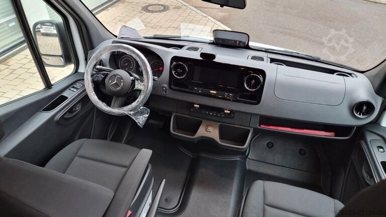 Kleinbus MERCEDES-BENZ Sprinter 315 VIP Mobility 23 Airline Stock