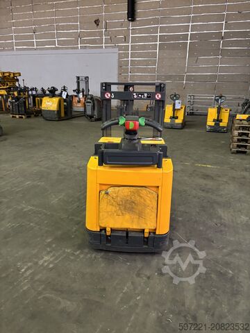 Palettenstapler Jungheinrich ERD 220