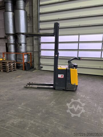 Palettenstapler Jungheinrich ERD 220