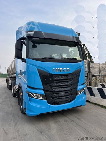 Standard tractor unit Iveco SWAY 460  TRATTORE