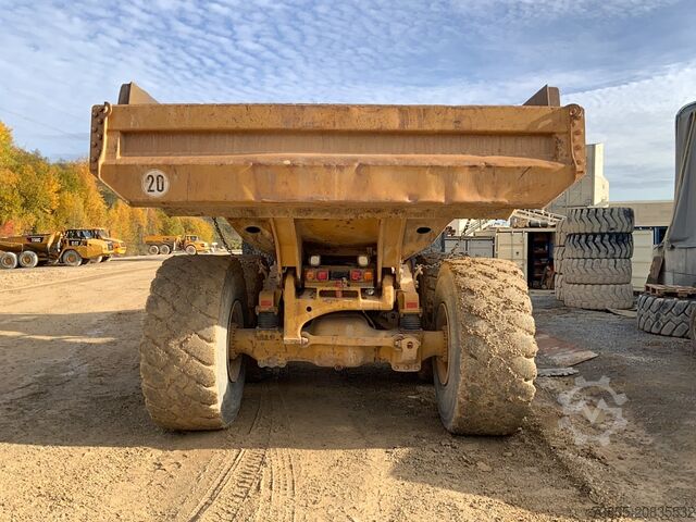 Knickgelenkter Muldenkipper Caterpillar 735B