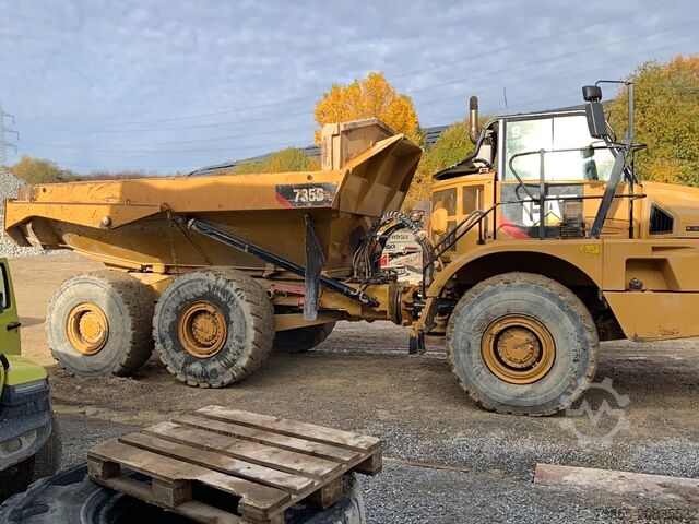 Knickgelenkter Muldenkipper Caterpillar 735B