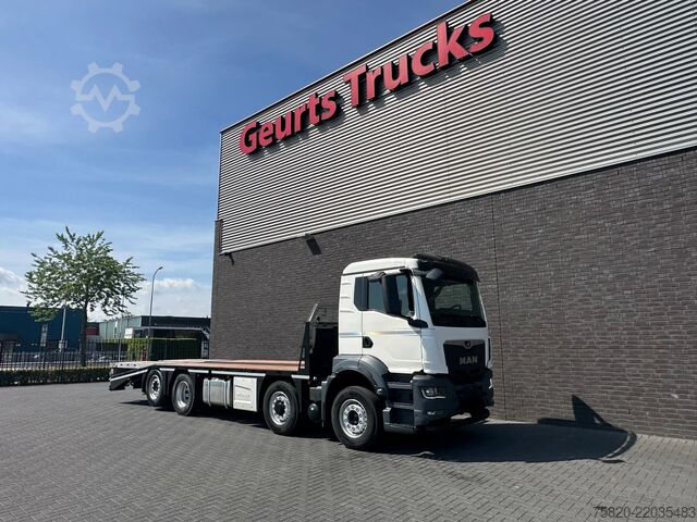Car carrier van MAN TGS 35.520 8X2 OPRIJWAGEN/MACHINE TRANSPORTER/P...