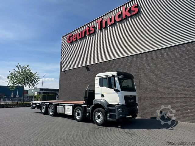 Car carrier van MAN TGS 35.520 8X2 OPRIJWAGEN/MACHINE TRANSPORTER/P...