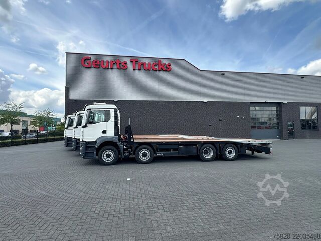 Car carrier van MAN TGS 35.520 8X2 OPRIJWAGEN/MACHINE TRANSPORTER/P...