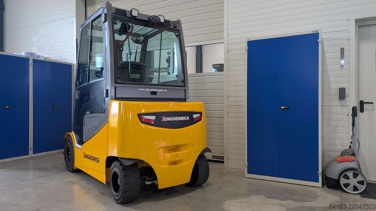 Electric 4-wheel forklift Jungheinrich EFG 425 GE120-470DZ