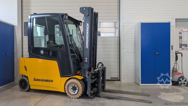 Electric 4-wheel forklift Jungheinrich EFG 320 GE120-480DZ