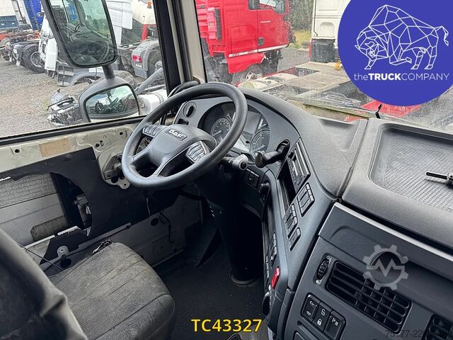 Chassis with cab DAF XF 440