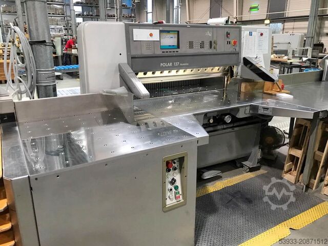Paper cutting machine Polar 137 ED-AT