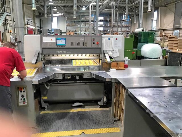 Paper cutting machine Polar 137 ED-AT