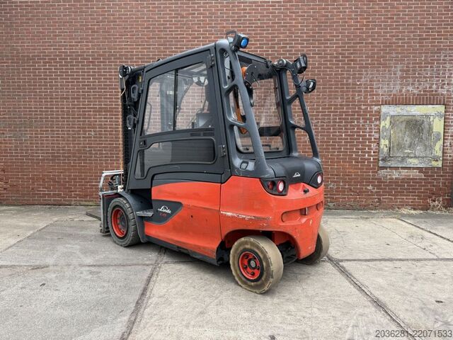 Electric 4-wheel forklift Linde E45HL-01/600