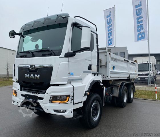 Three-sided tipper truck MAN TGS/26.510/6x4 BL/Bordmatik/Retarder/90to/82 tkm