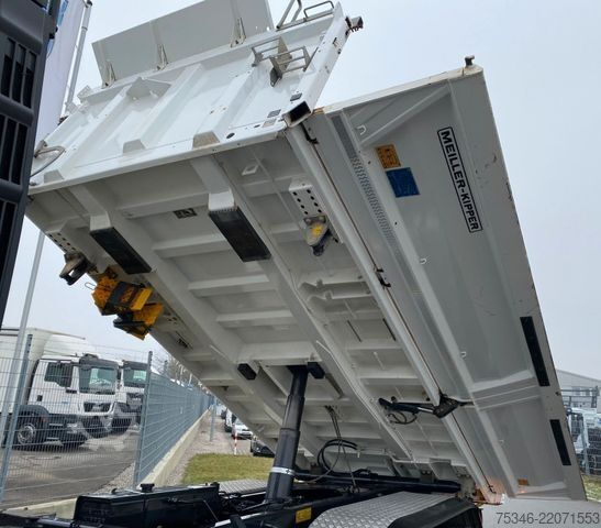 Three-sided tipper truck MAN TGS/26.510/6x4 BL/Bordmatik/Retarder/90to/82 tkm