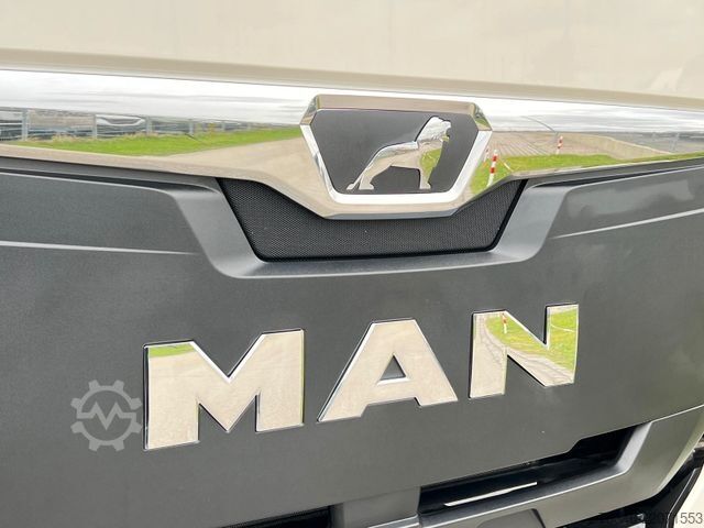 Three-sided tipper truck MAN TGS/26.510/6x4 BL/Bordmatik/Retarder/90to/82 tkm