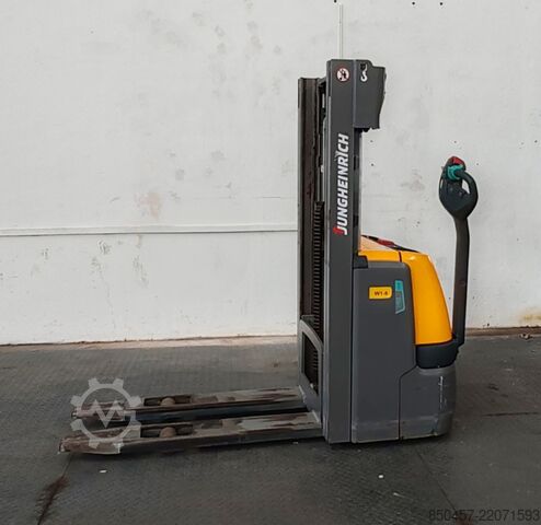 Pallet Stackers Jungheinrich EJC 112 LI ION 2.5m/ free lift/ 2051h