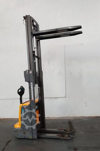 Pallet Stackers Jungheinrich EJC 112 LI ION 2.5m/ free lift/ 2051h