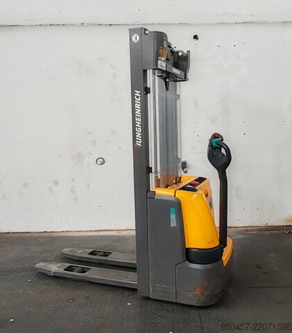 Pallet Stackers Jungheinrich EJC 112 LI ION 3.2m/ 698h/ 2020y