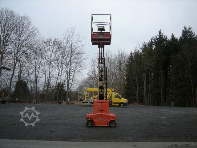 Vertikaler Mastlift JLG Toucan 1010