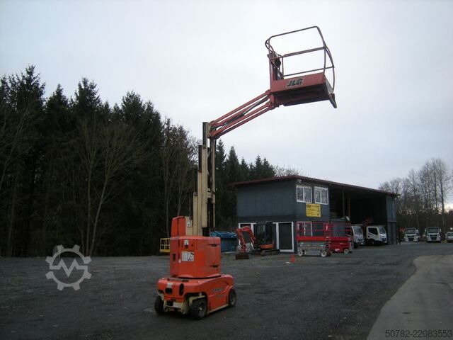 Vertikaler Mastlift JLG Toucan 1010