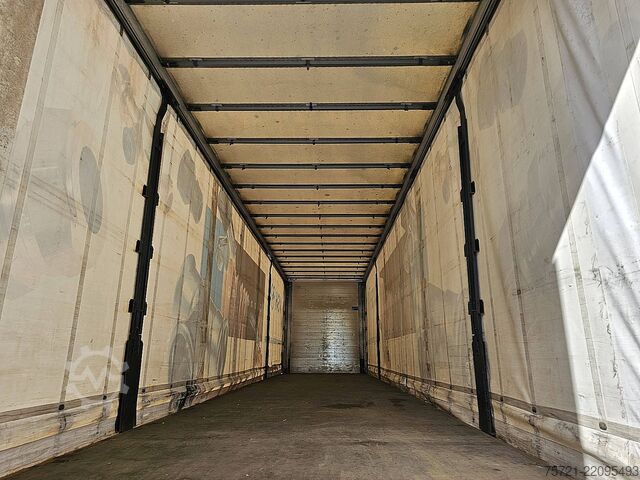 Sliding tarpaulins KOGEL SNCO 18