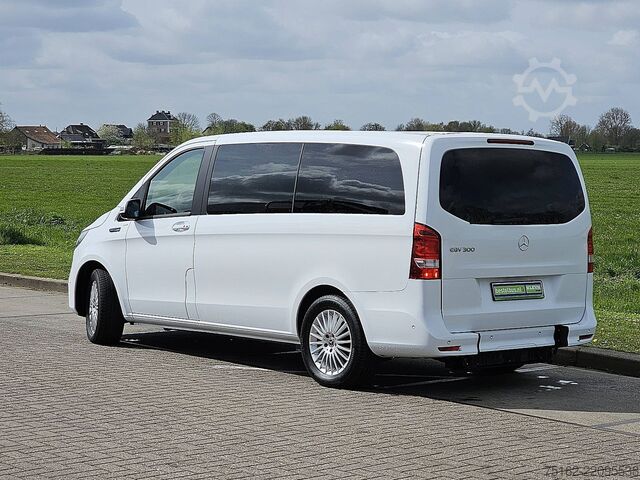 Passenger transportation MERCEDES-BENZ EQV 300 5 + 2 Zits Rolstoel!