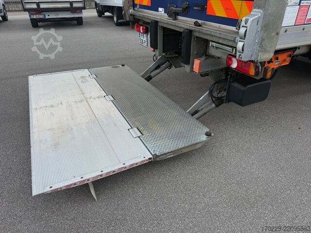 Truck with flatbed and tail lift Iveco eurocargo 160-250