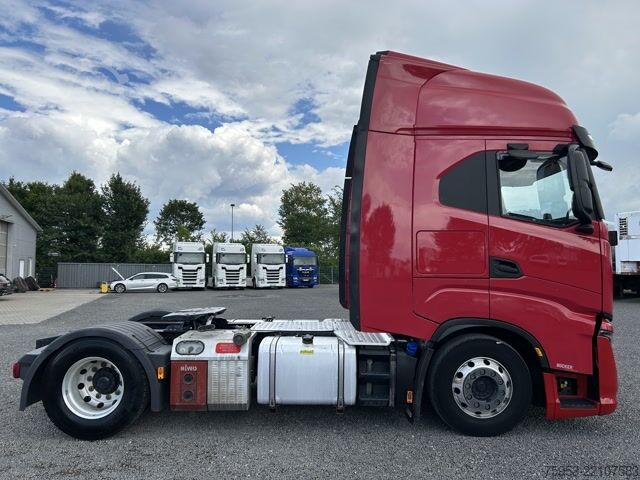 Standard tractor unit Iveco S-Way 460 Standklima Intarder Riwo Kompressor