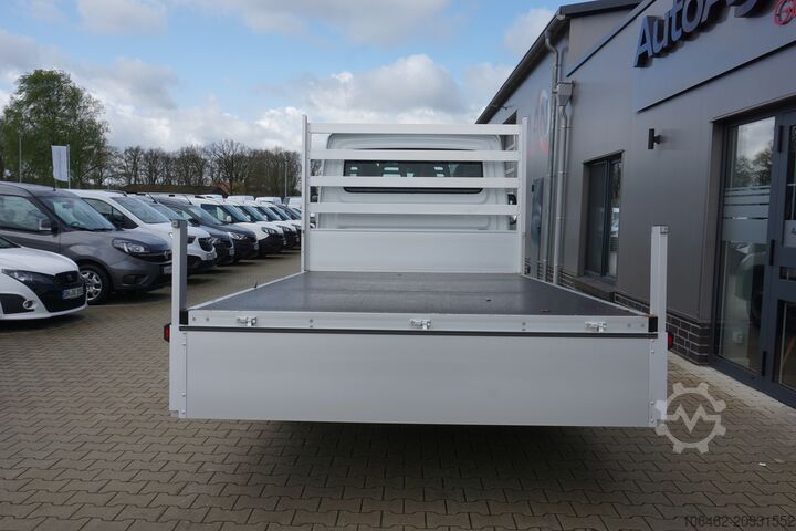 Pick-up van Iveco Daily Pritsche DoKa 35S18 Sitze+ACC+LED+NAVI+GARANTIE