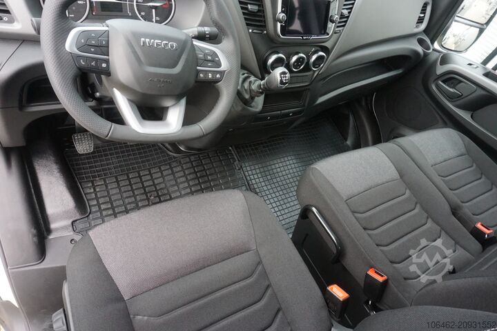 Pick-up van Iveco Daily Pritsche DoKa 35S18 Sitze+ACC+LED+NAVI+GARANTIE