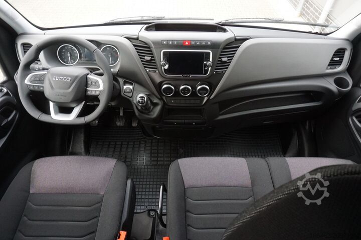 Pick-up van Iveco Daily Pritsche DoKa 35S18 Sitze+ACC+LED+NAVI+GARANTIE