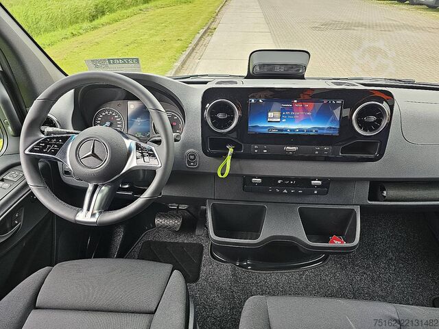 High-roof van MERCEDES-BENZ ESPRINTER 81 kWh wltp 302 kms