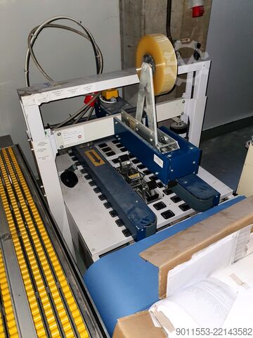 Cardboard packaging machine Robopac Robotape 50 M