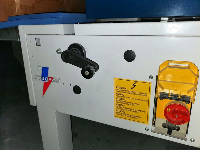 Cardboard packaging machine Robopac Robotape 50 M